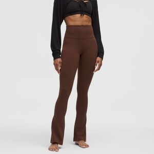 NWT Lululemon Align High-Rise Mini-Flare Pant
Lava Cake brown size 4 🤎